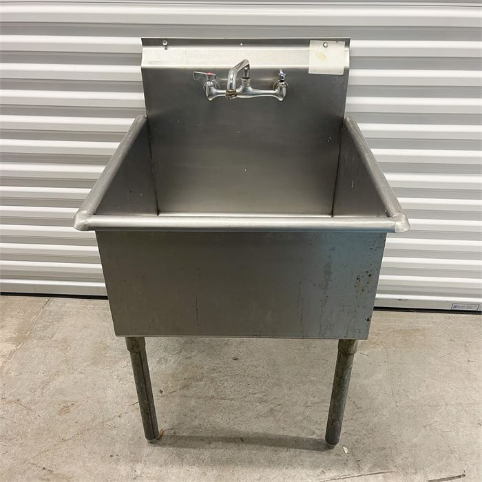 Single Compartment Sink 24" X 24"