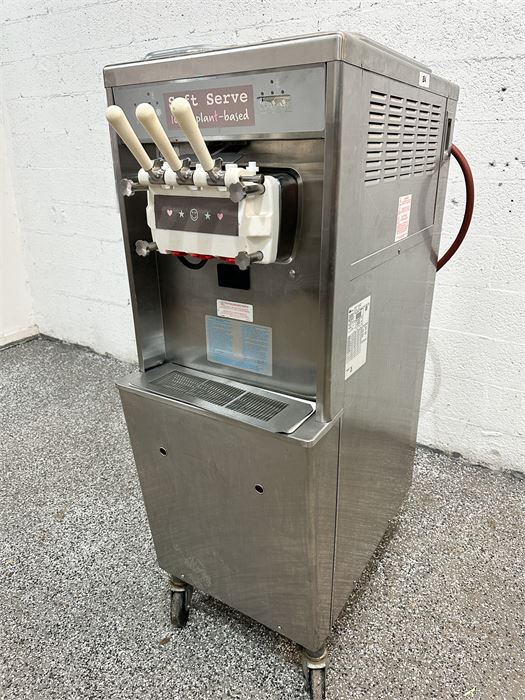 Taylor 794-33 Twin Twist Soft Serve Ice Cream Machine, Water Cooled.