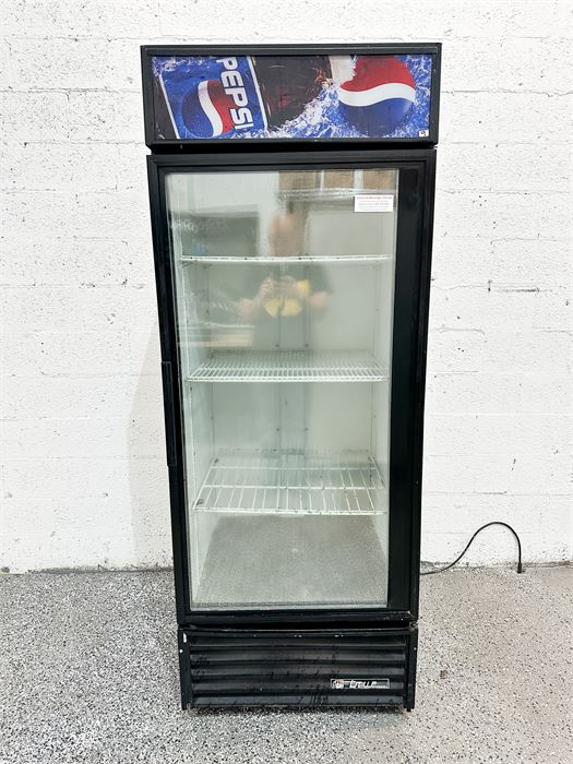 True GDM-26 30" Refrigerated Glass Door Merchandiser